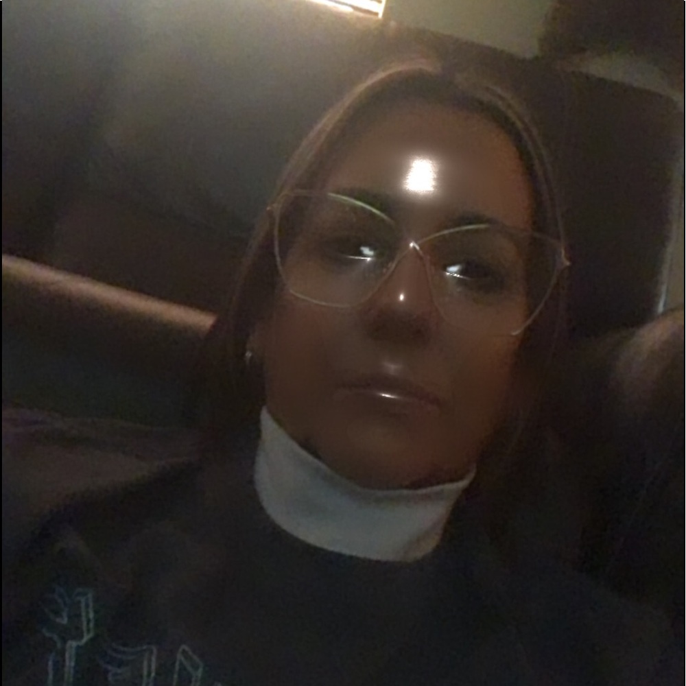 Meet your Posher, Denise